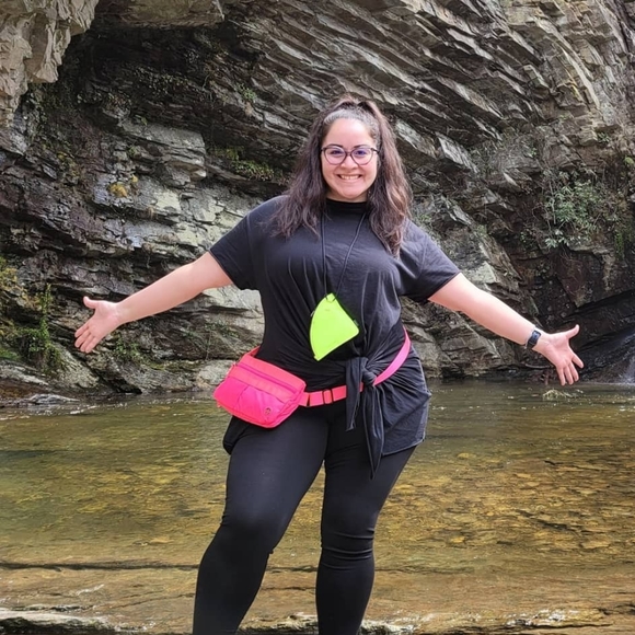 Meet your Posher, Iriana - Picture 1 of 2